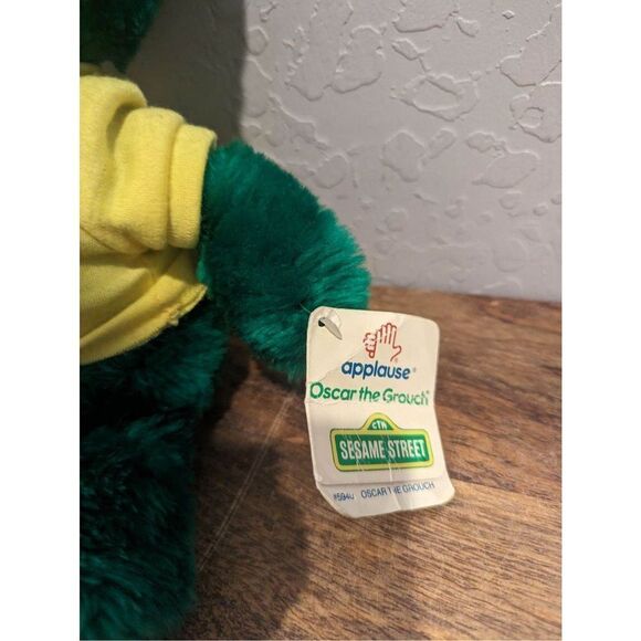 Vintage Applause Oscar The Grouch Plush “Love A Grouch” Tee NWT 12”